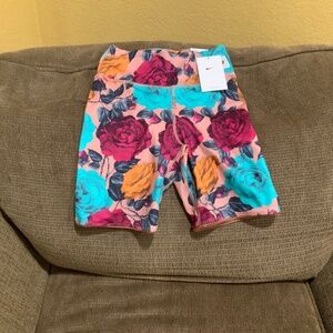 Nike Women‘s Athletic Shorts Floral Pants Size XS New with Tags